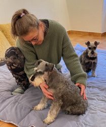 Twiggy ist voller Erwartung, Heidi beobachtet interessiert